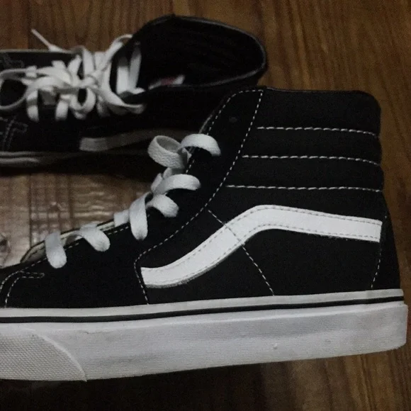 Vans Black and White Women's Sneakers - Picture 7 of 8